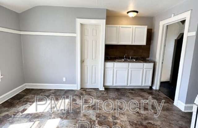 3902 W Hope Upper - 3902 West Hope Avenue, Milwaukee, WI 53216 3902 W Hope Upper - 3902 West Hope Avenue, Milwaukee, WI 53216