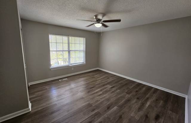 1108 Thomas Lane - A Gallery 2