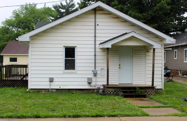 1107 Arthur Ave - 1107 Arthur Avenue, Charleston, IL 61920