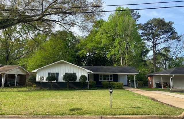 223 32nd Place East- 3 bed 2 bath *NEWLY RENOVATED* photos photos