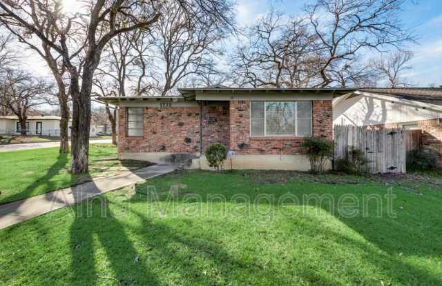 1732 Holt St - 1732 Holt Street, Fort Worth, TX 76103