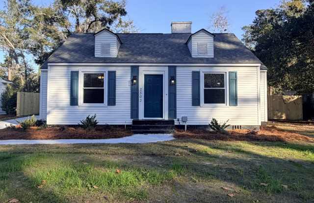 Beautiful Newly Renovated Home in the heart of Valdosta - 2503 North Oak Street, Valdosta, GA 31602