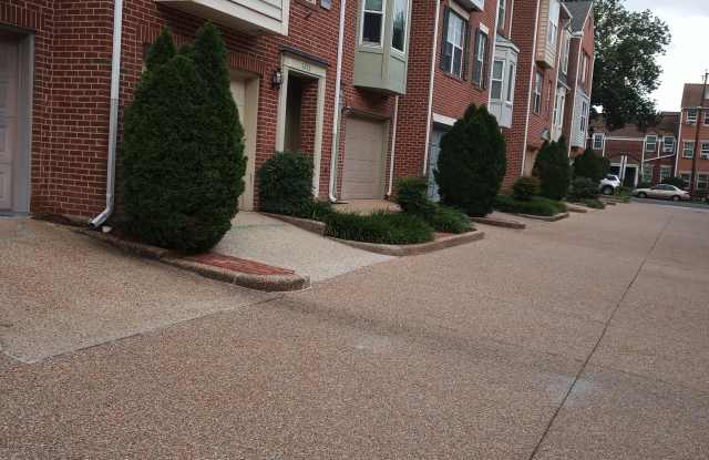 818 N Fayette St - 818 N Fayette St, Alexandria, VA 22314