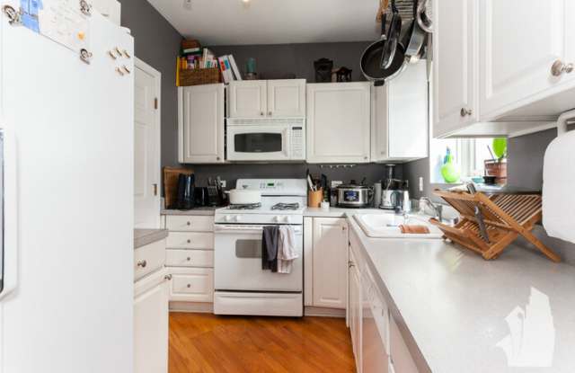 2844 North Southport Avenue - 2844 North Southport Avenue, Chicago, IL 60657