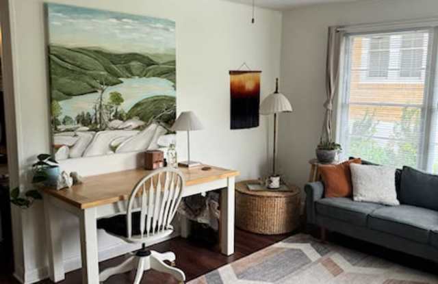 422 Spring Street Gallery 4