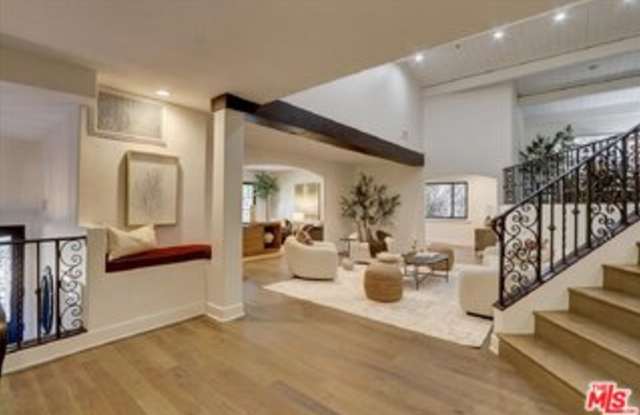 10353 Mississippi Avenue Gallery 3