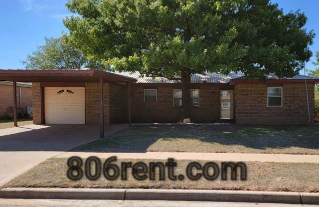 Awesome 3/2/1 with a carport in Wolfforth - 1403 Bryan Avenue, Wolfforth, TX 79382