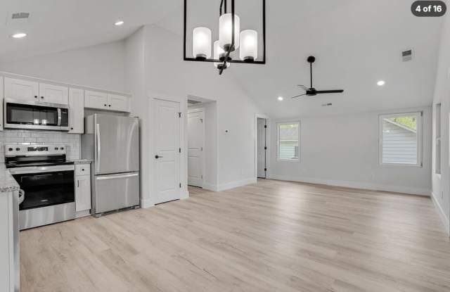 1128 Rosehill Drive Gallery 4