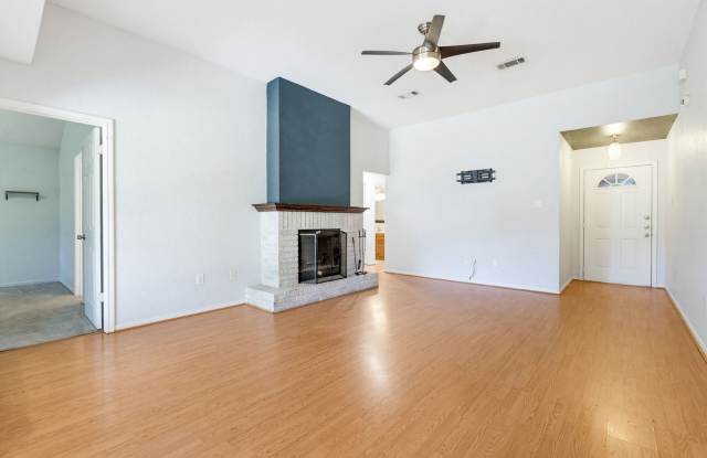 4-Bedroom Home in Western Hills Estates Gallery 4