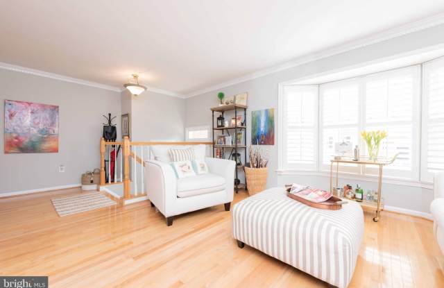 2036 PIERIS Court Gallery 2