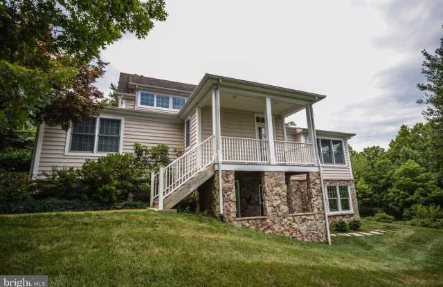 8711 HAWBOTTOM Road Gallery 2