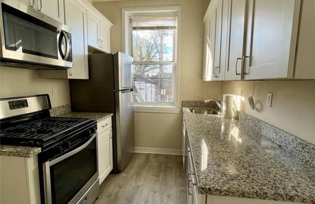 40 Fairview Road unit: 4 photos photos