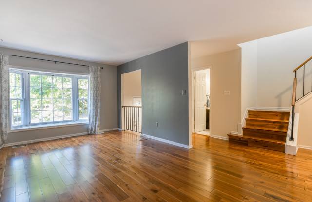 3745 Yorktown Village Pass Gallery 2