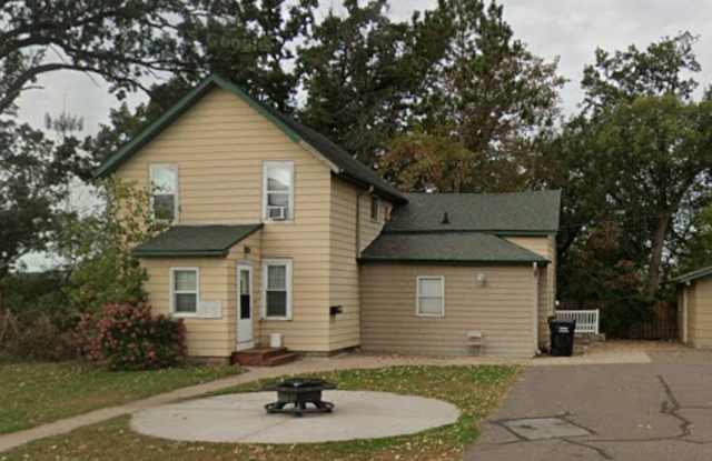 6 Bed | 2 Bath House North Campus Location photos photos