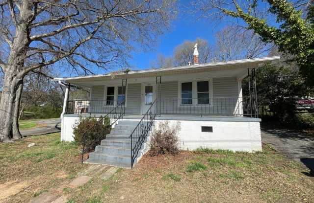 3 bedroom 1 bath house available! photos photos