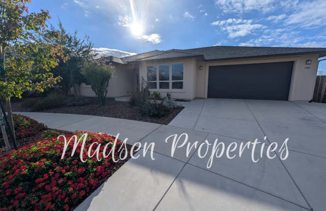 1982 Dawncrest Drive - 1982 Dawncrest Drive, Chico, CA 95928