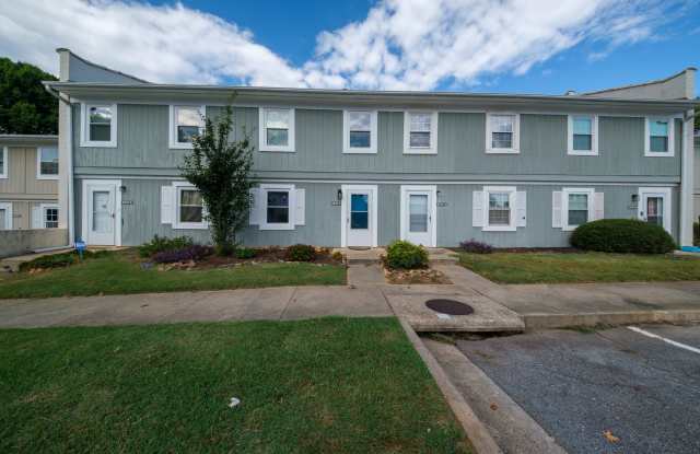 Spacious 2-Bedroom, 2.5-Bath Townhome in Greensboro Gallery 3