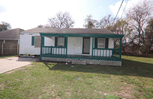 1915 21st Street - 1915 21st Street, Nederland, TX 77627
