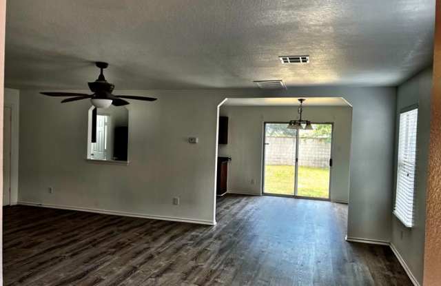12313 Drummond Drive Gallery 3