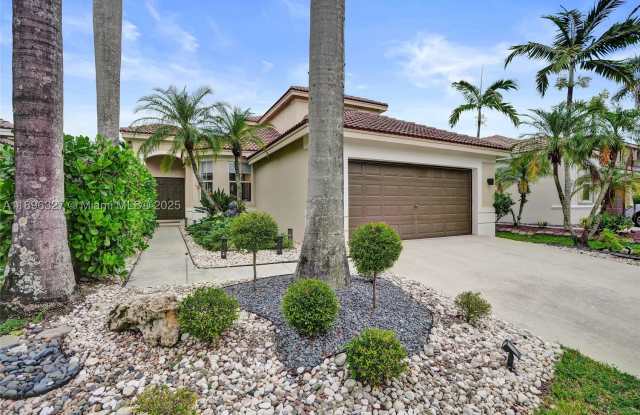 1725 Winterberry Ln Gallery 2