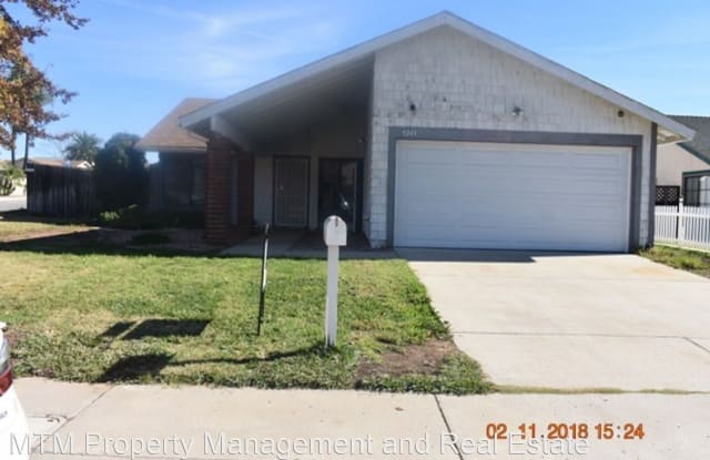 9243 Lake Country Dr - 9243 Lake Country Drive, Santee, CA 92071
