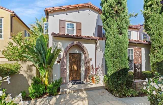 66 GreenHouse - 66 Greenhouse, Irvine, CA 92603
