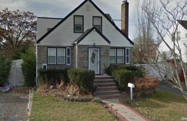 2616 West End Ave - 2616 West End Avenue, Baldwin, NY 11510