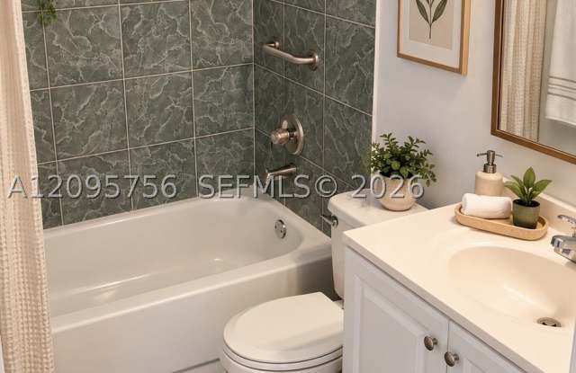 5290 W 21st Ct Gallery 4