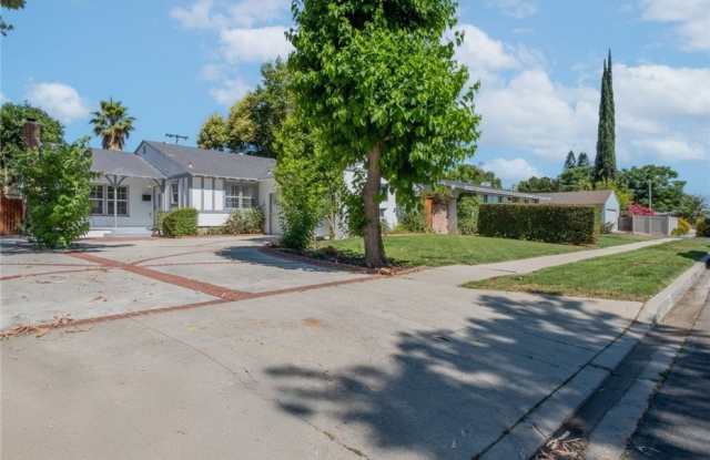 6535 Comanche Avenue photos photos