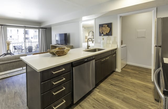 Turnberry Apartments Gallery 3