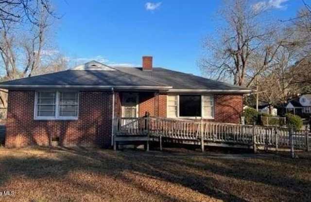 2409 S Memorial Drive photos photos 2409 S Memorial Drive photos photos