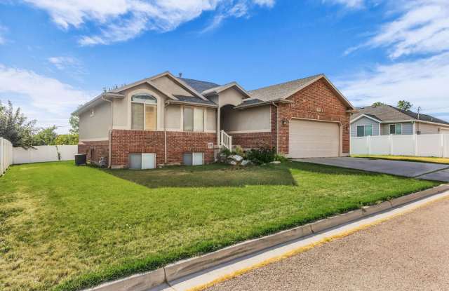 Beautiful 3 Bedroom Rambler in the Heart of Kaysville Gallery 1
