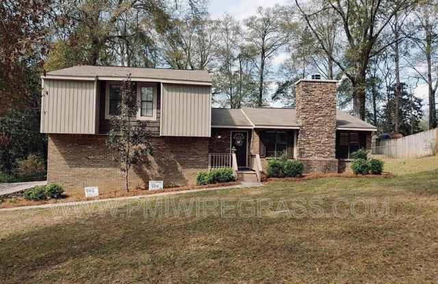 401 Wildwood Dr - 401 Wildwood Drive, Enterprise, AL 36330