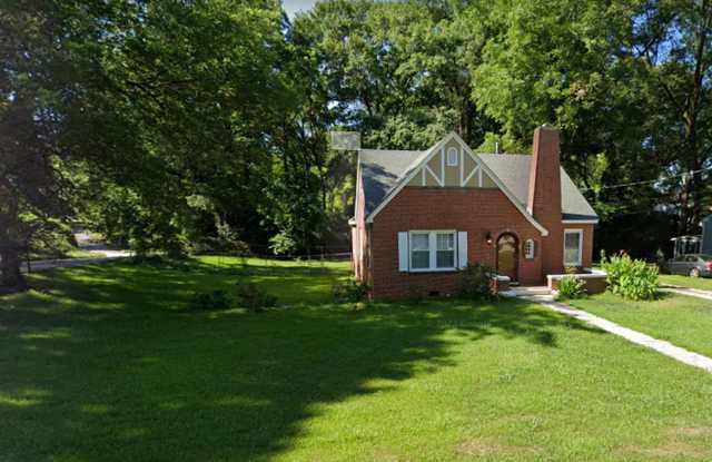 Charming 3 Bedroom, 2 Bathroom Home Near Downtown Opelika! Gallery 1