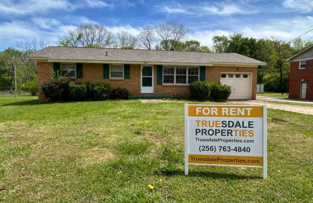 3br 1.5 BA with fence photos photos