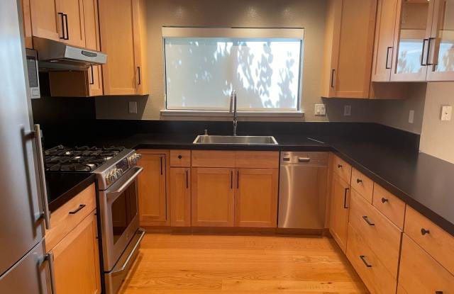Beautiful End Unit Condo in Bennett Valley! - 4724 Shade Tree Lane, Santa Rosa, CA 95405