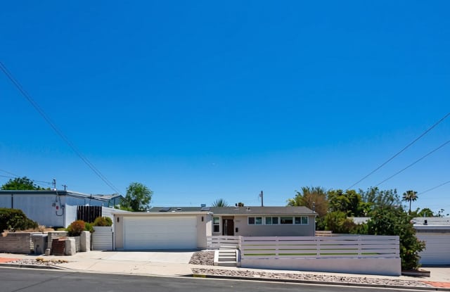 Contemporary Birdland Residence photos photos