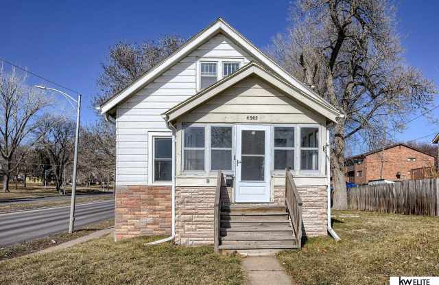 Charming Home For Rent photos photos