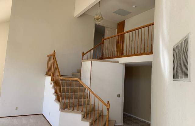 7203 ROXANNE LANE Gallery 3