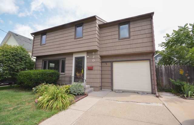 Beautiful 2-story home in Slatterly Park neighborhood! photos photos