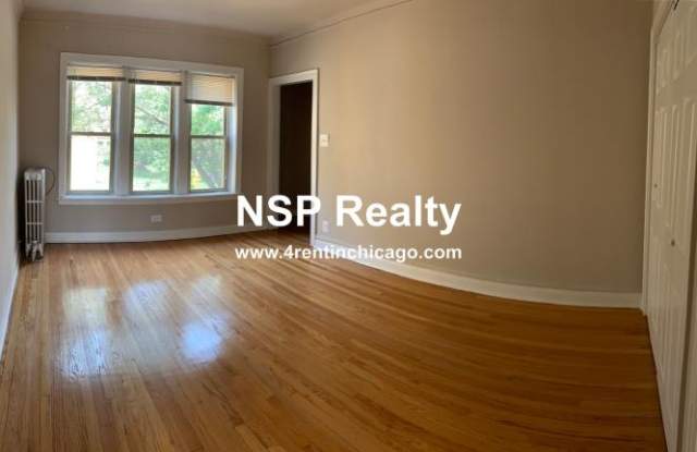 4267 West Addison Gallery 3
