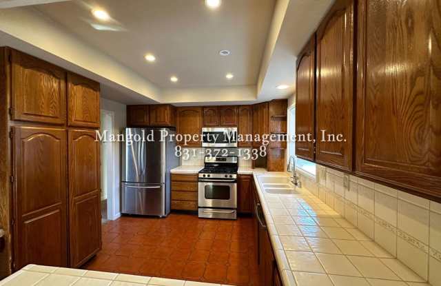 3-Bed/2-Bath Home with Fireplace, Garage & Large Fenced Yard Gallery 4