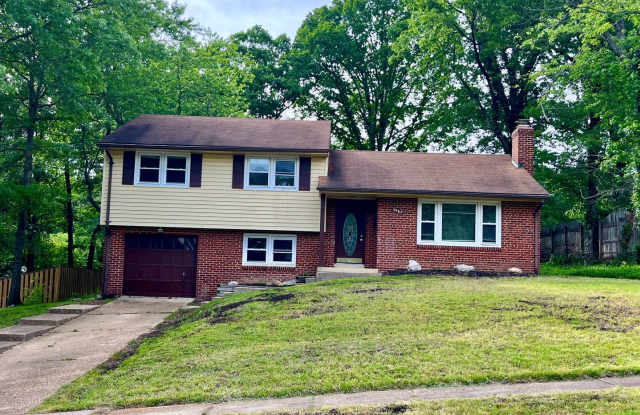 Desirable Springfield Community | Crestwood | 3 Bdrm | Large Yard photos photos