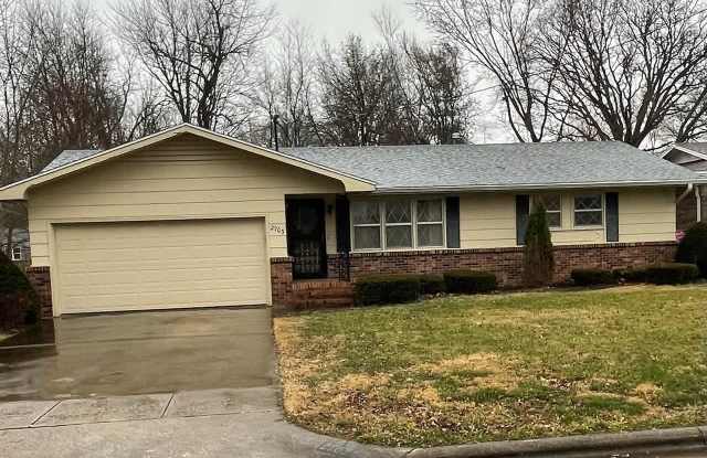 2703 East Madison Street - 2703 East Madison Street, Springfield, MO 65802