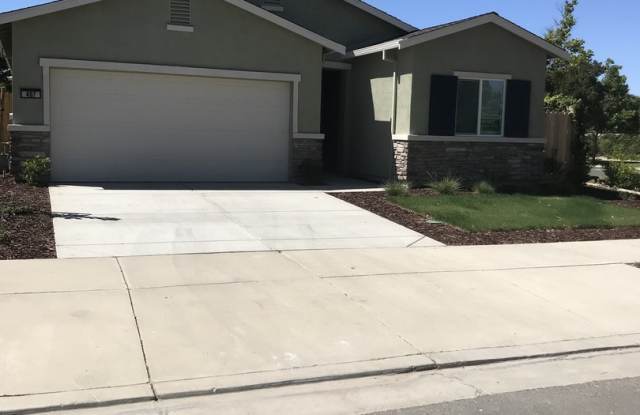 "WELCOME HOME HOLIDAY MOVIE IN SPECIAL  $500.00 OFF FIRST MONTHS RENT WITH A 13 MONTH LEASE" photos photos