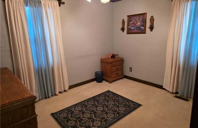 35 Laurel Drive Gallery 2