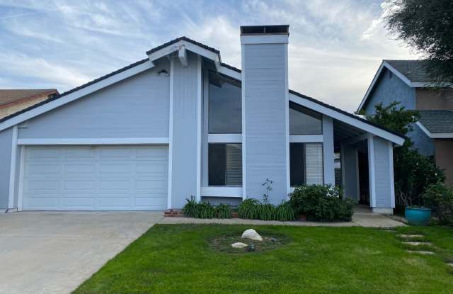 Single story 3 bed, 2 bath pool home photos photos