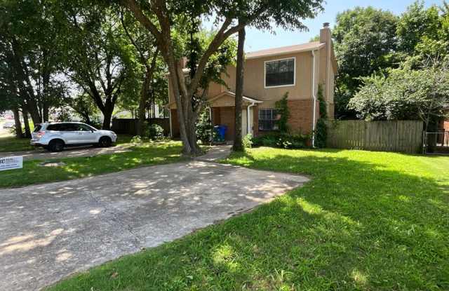 Newly Renovated Duplex Coming Soon – Fresh Updates & Modern Upgrades located in Fayetteville AR! Pictures Coming Soon!!! Promotion, $250 Off First Month! photos photos