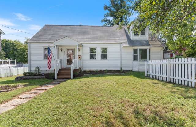 Bright & Spacious 3-Level Home with Flexible Floor Plan! photos photos