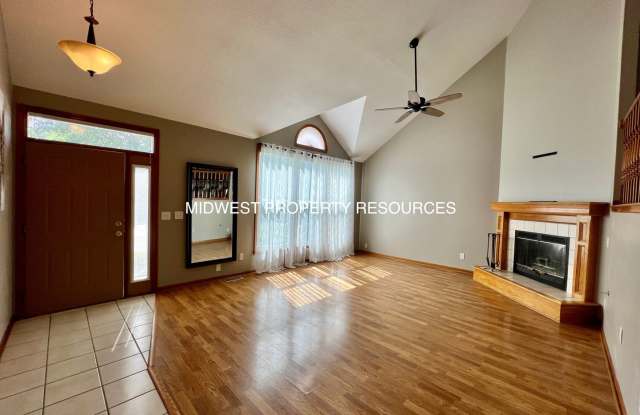 Beautiful 4 Bedroom 3 Full Bath home for Rent. Gallery 4